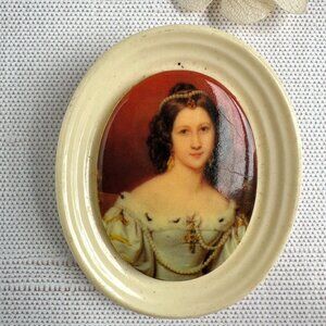 Vintage Celluloid Brooch Victorian Woman Transferware Cameo Oval 2.25" x 1.75"